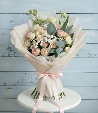 Букет цветов из:  Розы и Лизиантусы в Московском