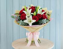 Букет цветов из:  Лилии и Розы #REPLACE_PRED# Московском