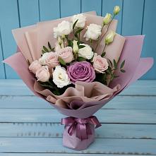 Букет цветов из:  Розы и Лизиантусы в Московском
