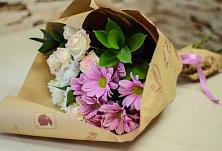 Букет цветов из:  Розы и Хризантемы #REPLACE_PRED# Московском