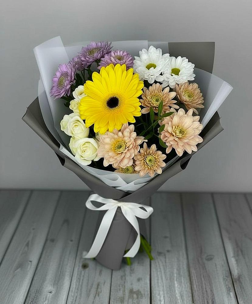Букет цветов из: Розы, Герберы и Хризантемы в Московском