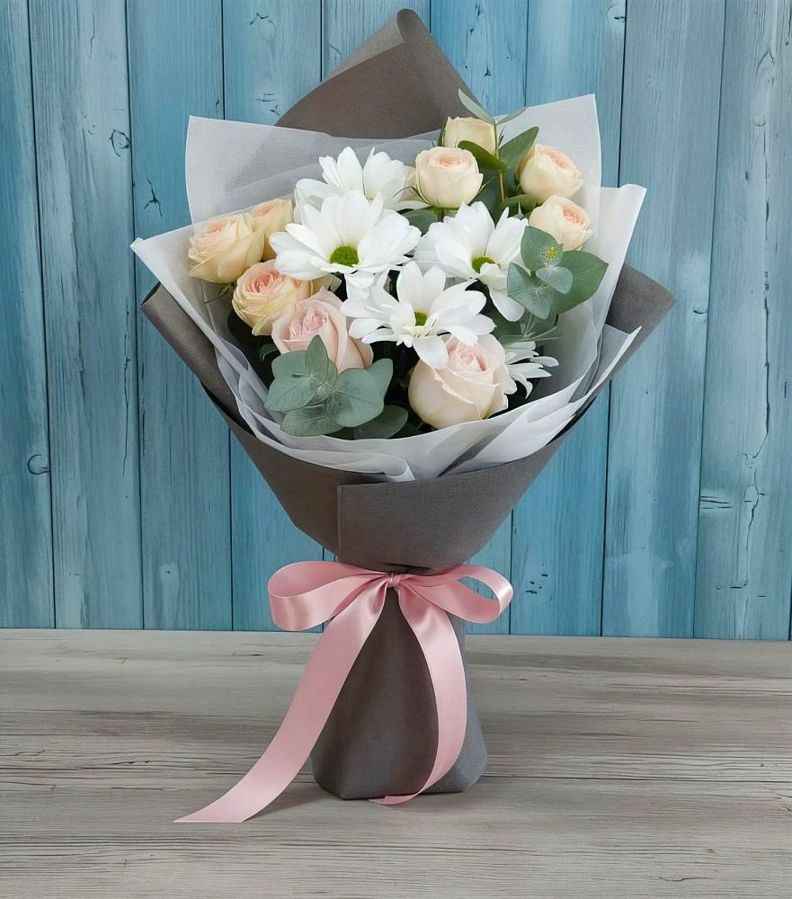 Букет цветов из: Хризантемы и Розы в Московском