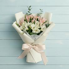 Букет цветов из:  Альстромерии в Московском