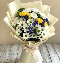 Букет цветов из:  Ирисы, Хризантемы и Розы #REPLACE_PRED# Московском