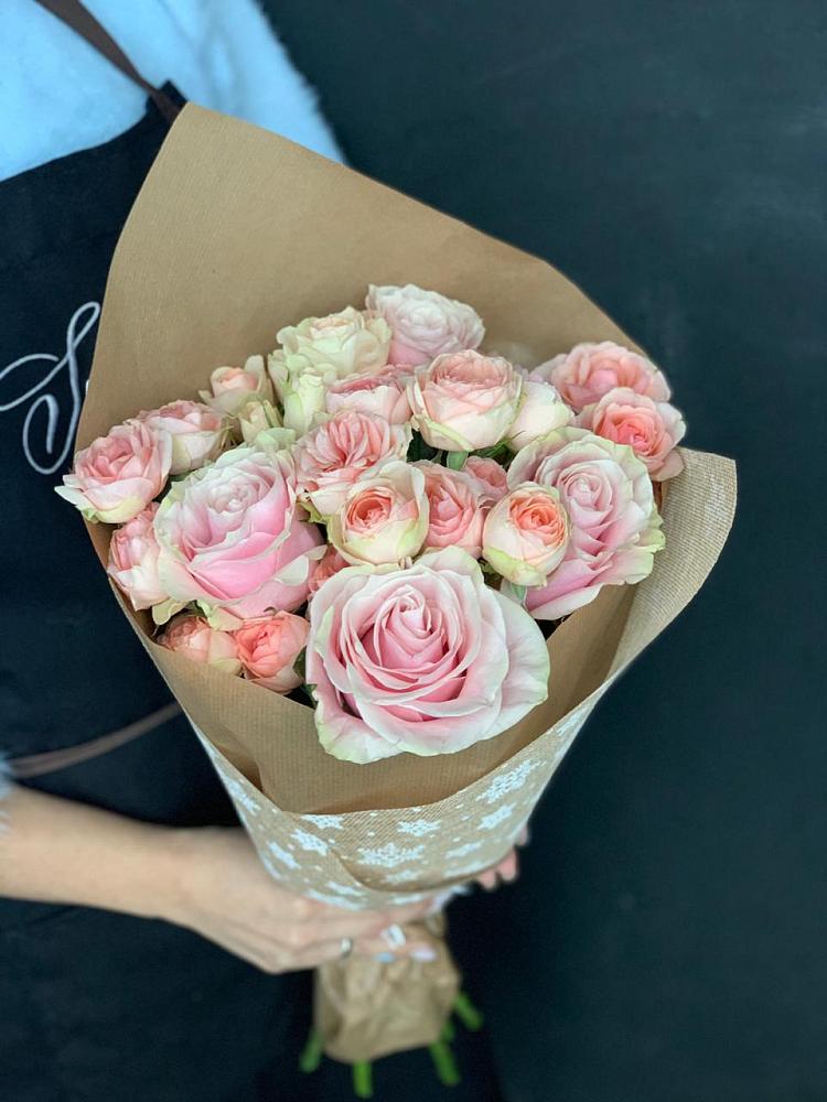 Букет цветов из: Хризантемы и Розы в Московском