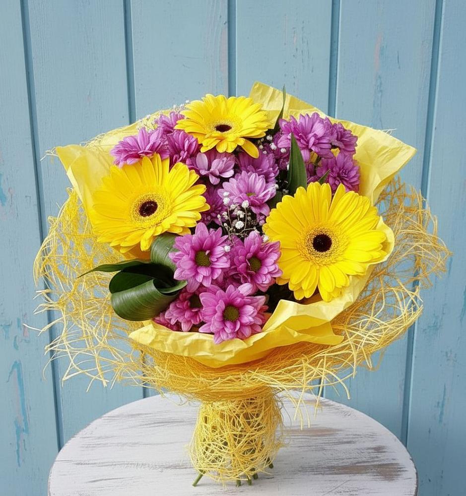 Букет цветов из: Хризантемы и Герберы в Московском