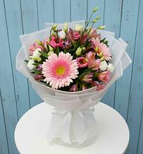 Букет цветов из:  Герберы, Альстромерии и Лизиантусы #REPLACE_PRED# Московском