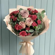 Букет цветов из:  Гвоздики и Розы в Московском