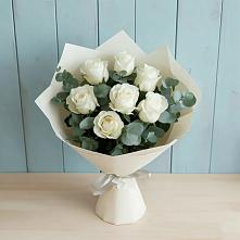 Букет Белые розы в Эвкалипте в Московском